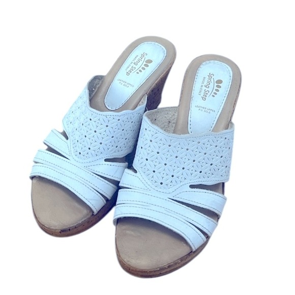 Women's White Wedge Sandals - Picture 4 of 7